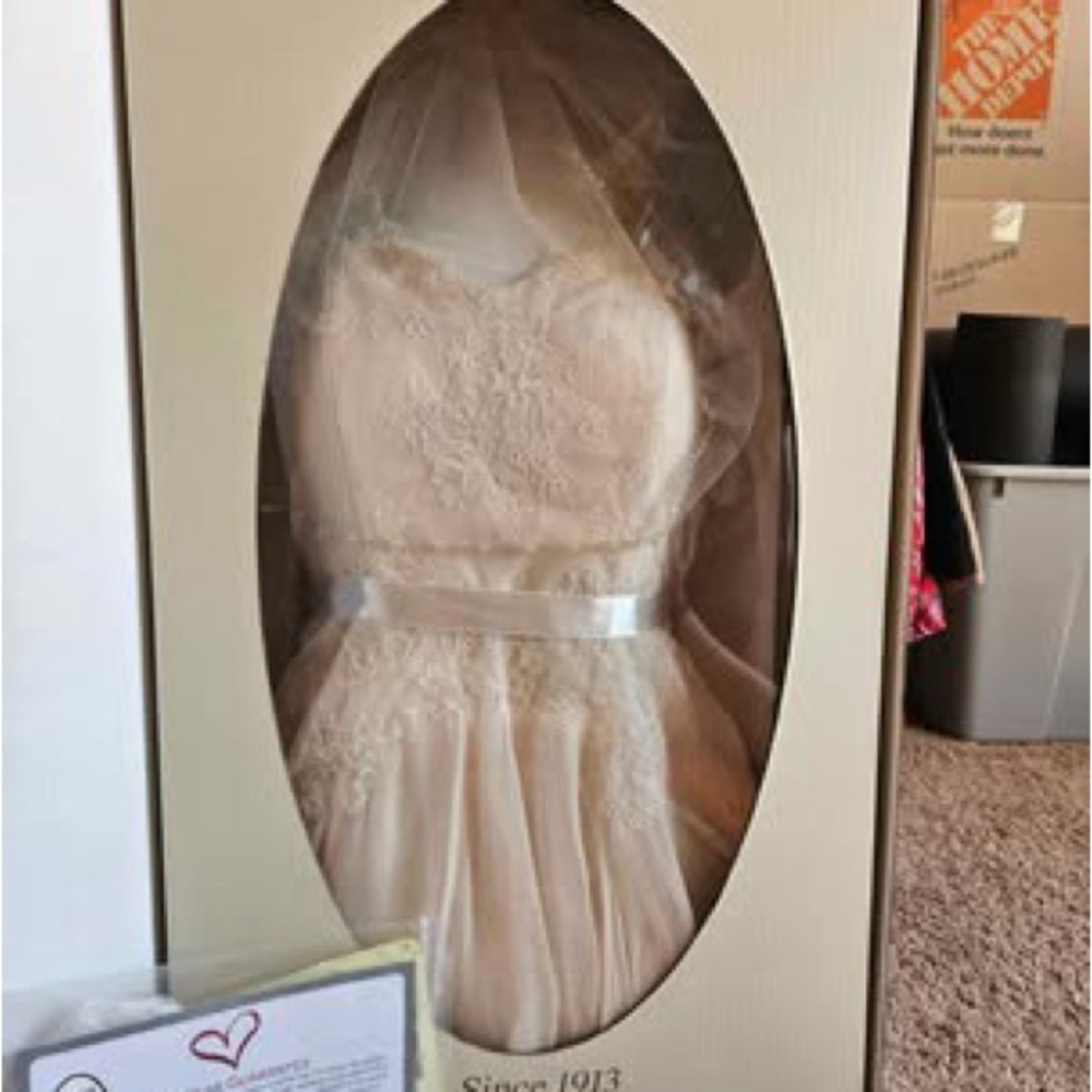 Leann Belter Wedding Dress and Veil- Sz 14- Silk and Lace- Prof. Restored